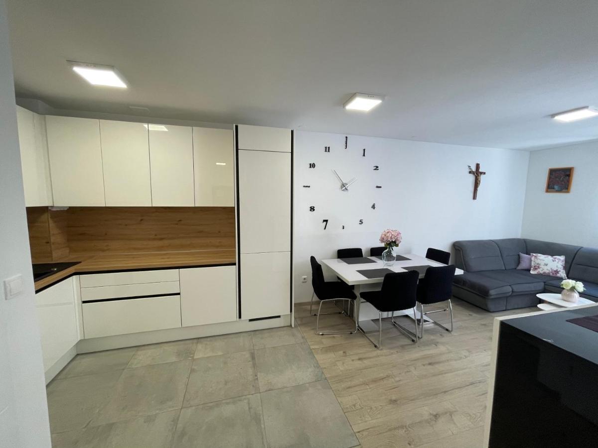 The Big Terrace Apartment Makarska Exterior photo